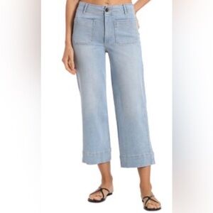 Stylish Light Blue High Rise Cropped Jeans
Waist- 14.5”
Inseam- 25”